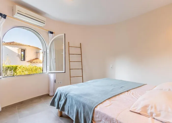 Villa El Refugio - Quite And Spacious *