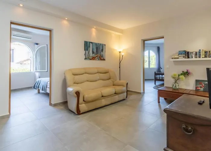 El Refugio - Quite And Spacious *